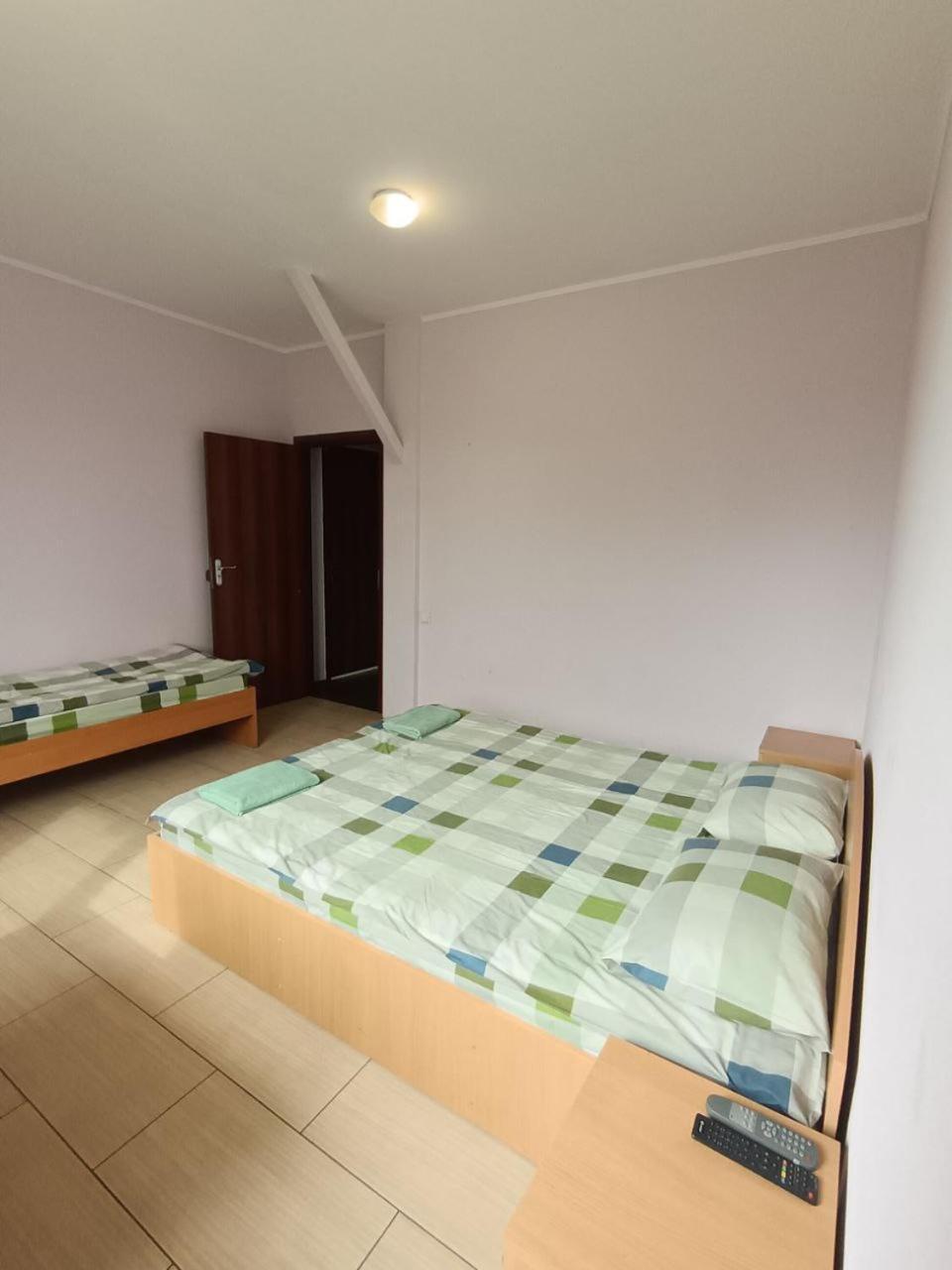 Green Hotel *