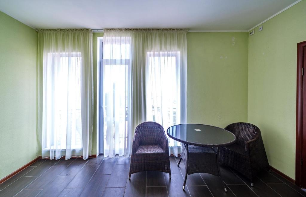 Green-hotel Отель *
